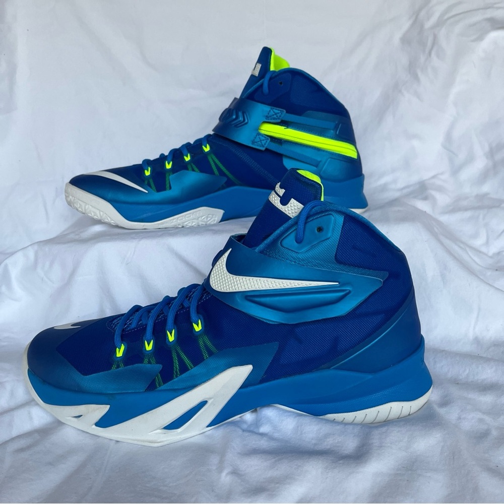 2014 Nike Zoom Lebron Soldier 8 VIIl 
 Size 12 Sneakers